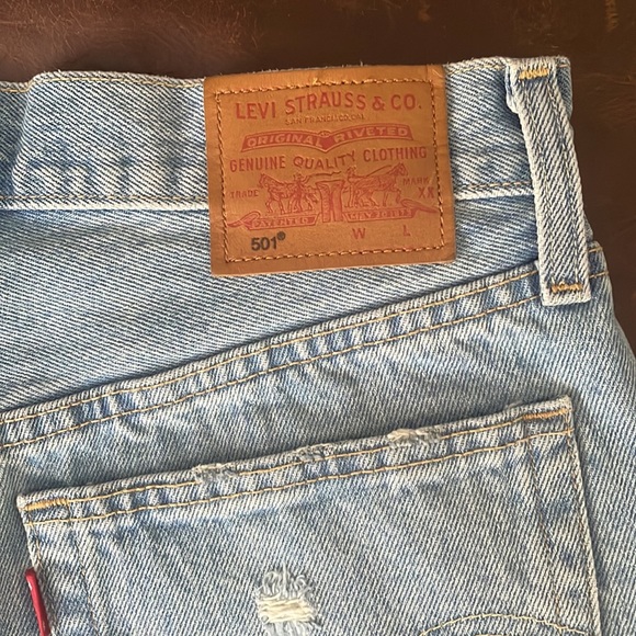 Levi's 501 Original Shorts - Picture 3 of 9